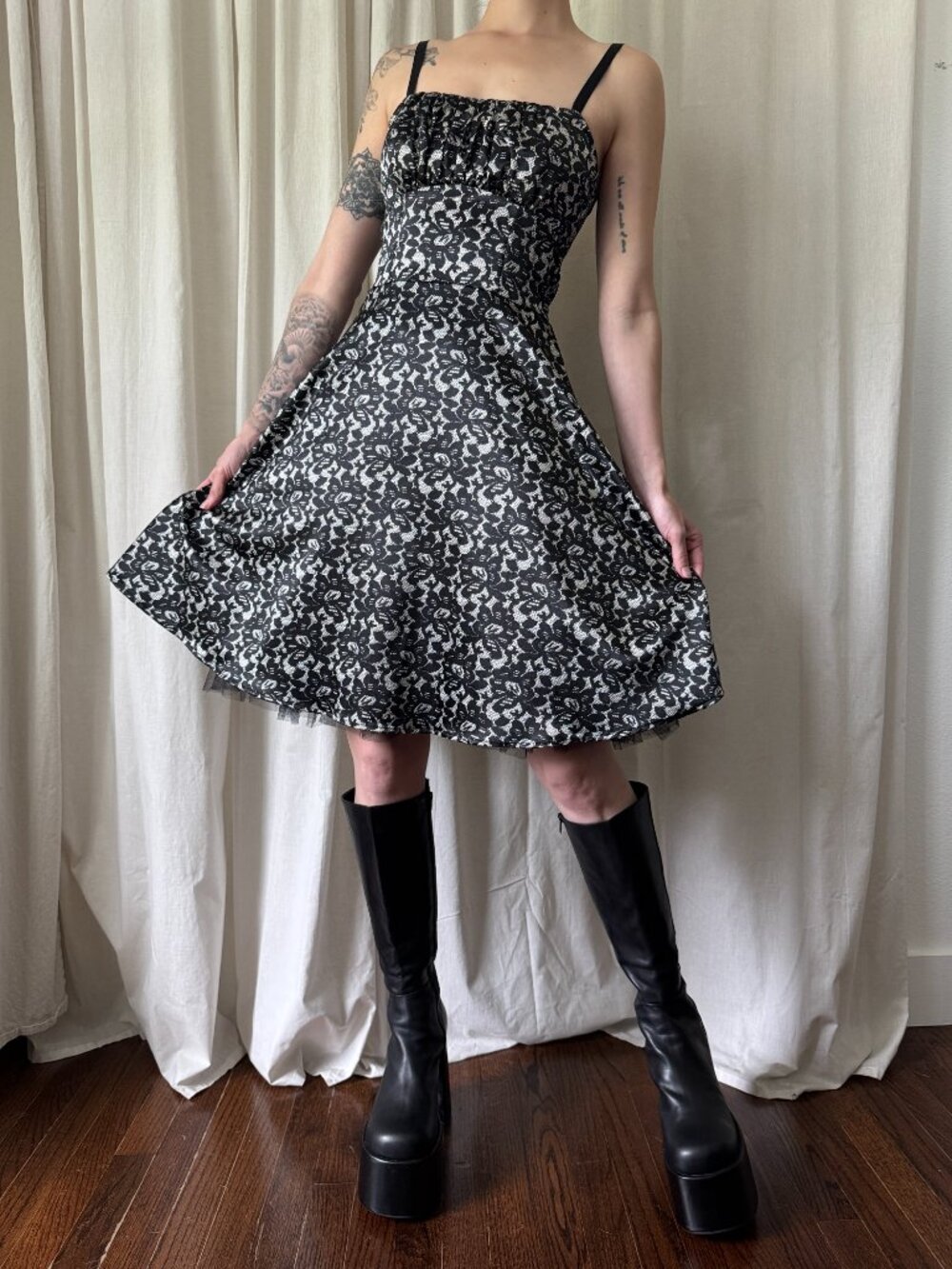 Dressbarn Black & White Faux Lace Pattern Spaghetti Strap Dress Women's Size 4